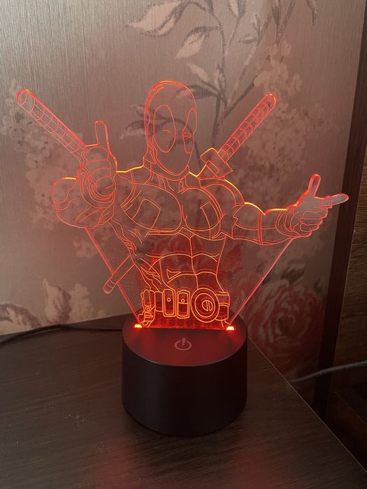 Кольоровий USB-нічник deadpool
