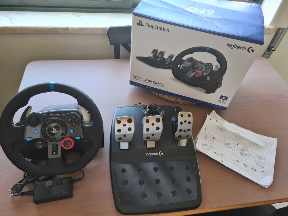 Logitech G29 Driving Force (PS5, PS4, PS3, PC)