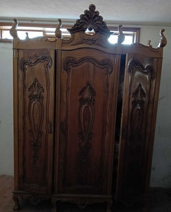 Conjunto quarto: cama, 2 mesinhas de cabeceira, cómoda e espelho