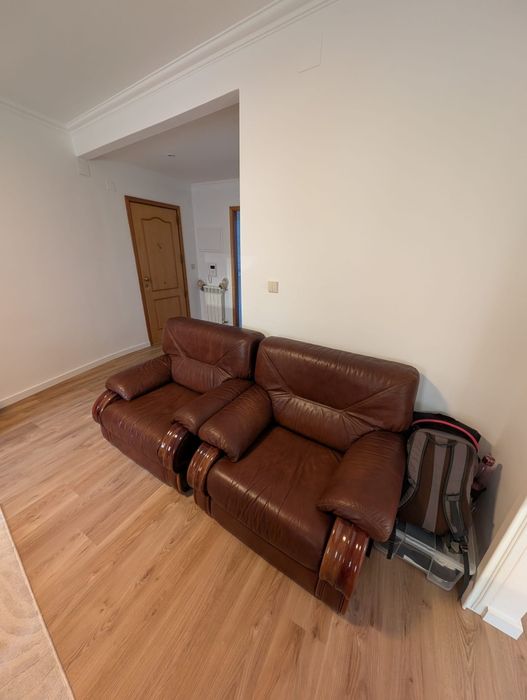 Conjunto sofá 2 lugares + 2 poltronas individuais