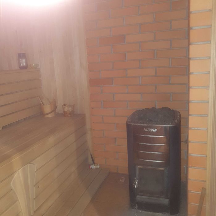 Компактний будинок-гараж в р-ні площі 700-річчя (C)