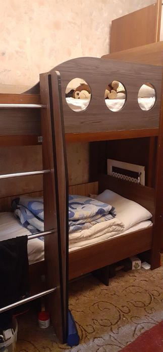 Двух ярусна кровать