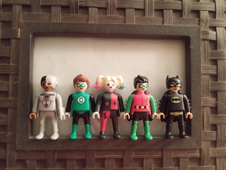 Playmobil DC Kinder ( troca ou venda )