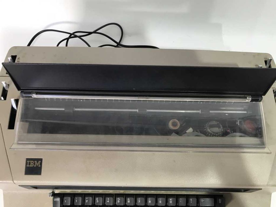 Máquina de Escrever IBM (OFERTA dos portes)