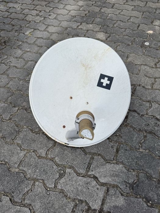 Antena satelitarna - w zestawie dekodery oraz stelaż