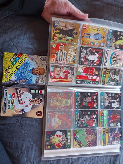 Karty piłkarskie 555 sztuk