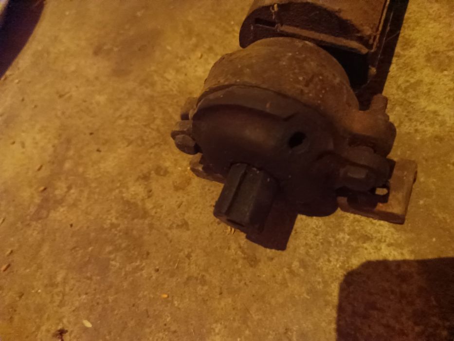 Вал фуганок       .