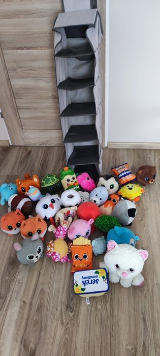 Maskotki plus 'pojemnik'