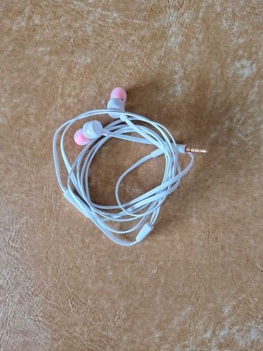 JBL Tune 110 - Auriculares com Fios, Microfone e Pure Bass