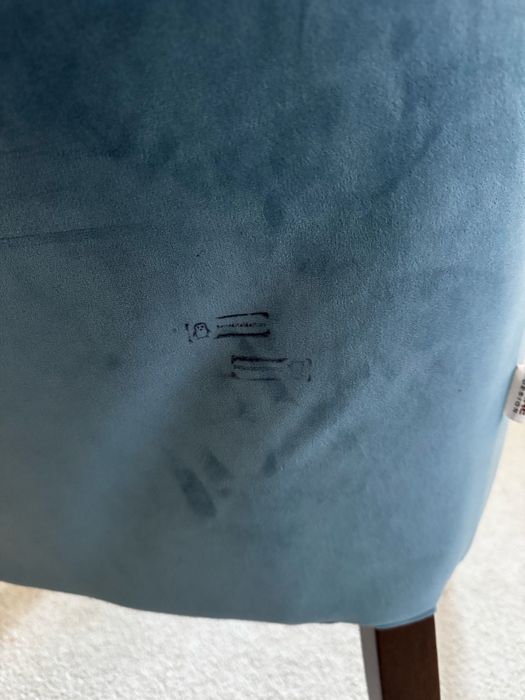 Poltrona azul em veludo KARE design