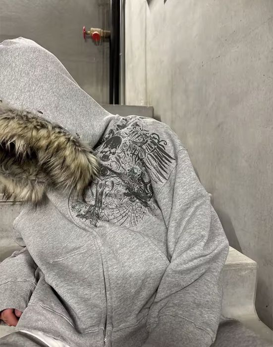 В наявности новий худи