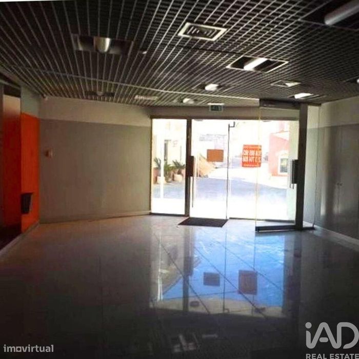 Prédio em Amiais de Baixo de 224 m2