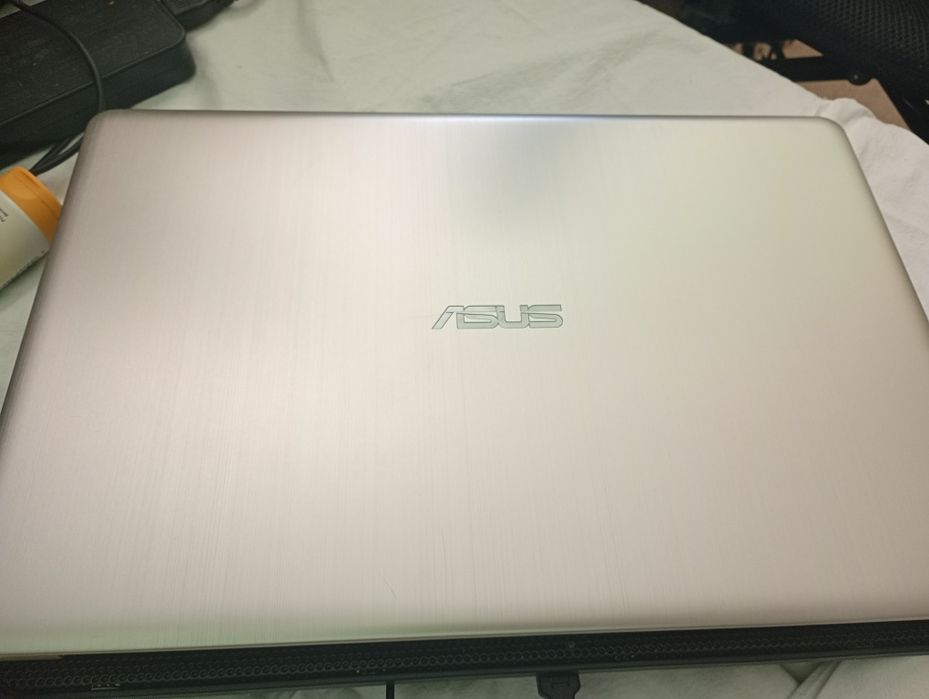Laptopa Asus Zamiana lub Sprzedaż