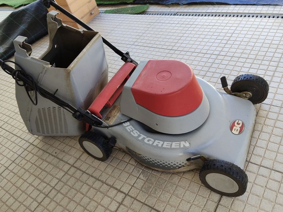 Máquina relva elétrica