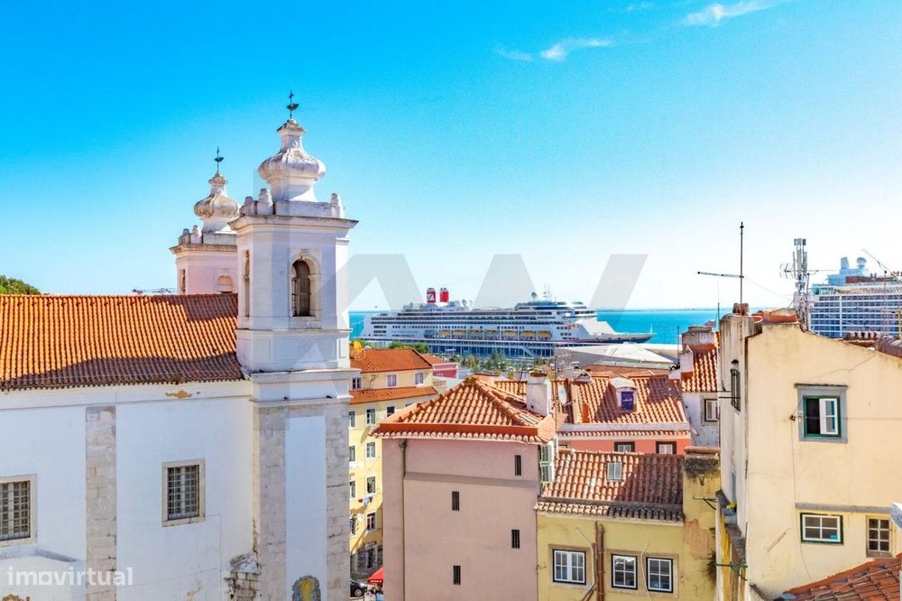 Penthouse Duplex, em Alfama, com vista rio e com licença AL
