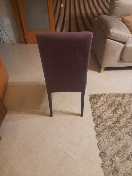 Cadeira usada roxa
