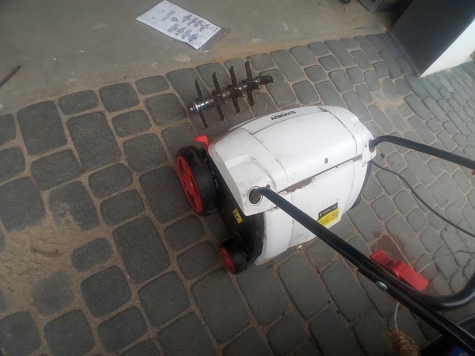 Wertykulator aerator