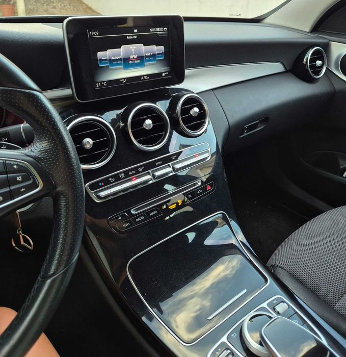 Mercedes Benz- C 180D, Avantgarde, Automático — photo 4