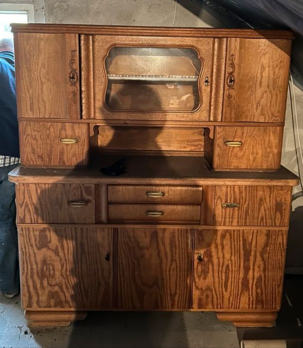 Stary kredens kuchenny