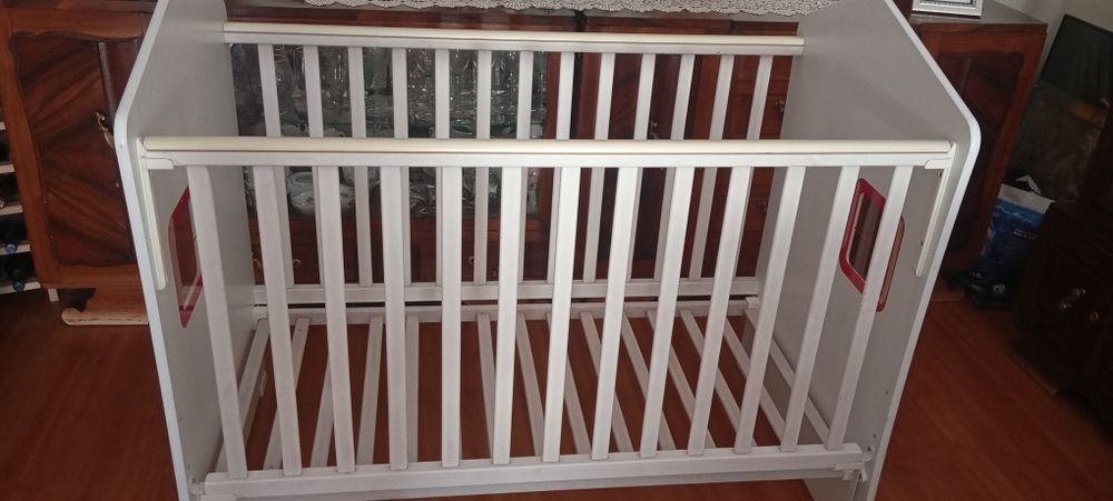 Cama de grades criança com colchão