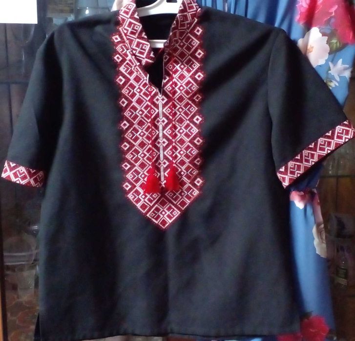 Продам вишиванку для школяра