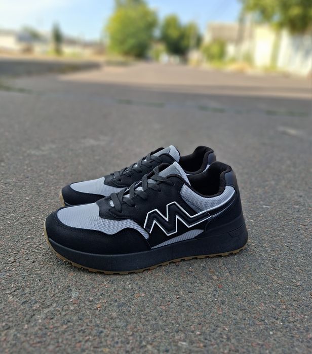 Мужские демисезонные кроссовки SWIN