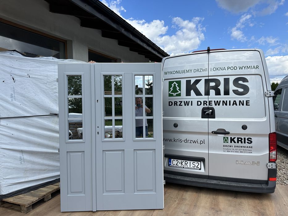 Drzwi zewnętrzne drewniane dwuskrzydłowe Montaż Czyste powietrze