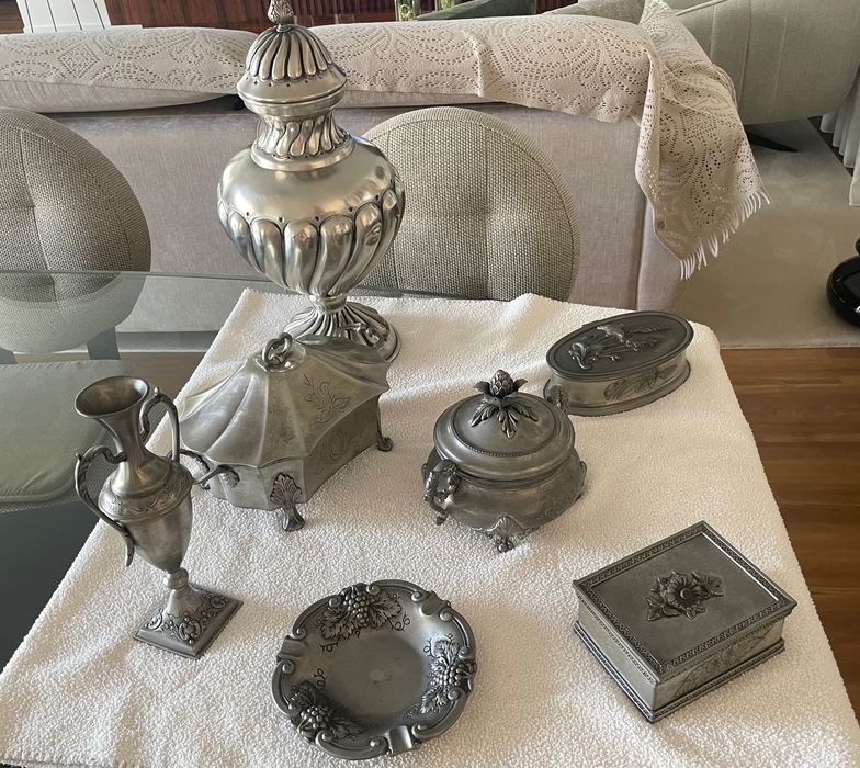Conjunto de 7 peças decorativas em estanho