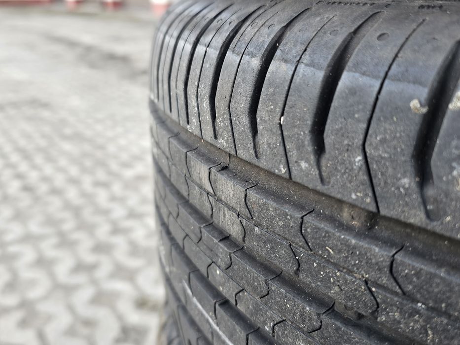 Opony letnie R 17 Continental 215/60 R17 H komplet