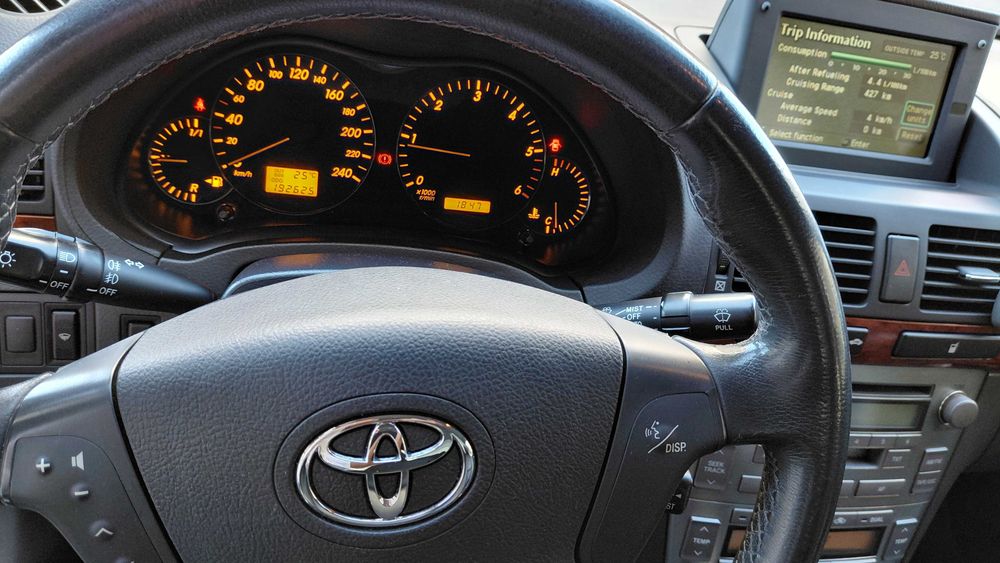Toyota Avensis — fotografia 6