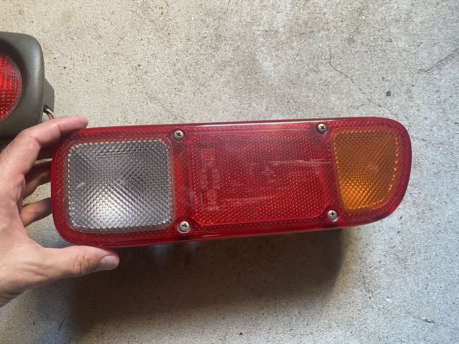 Farolin traseiros ( parachoque)) nissan terrano 2 / Ford Maverick