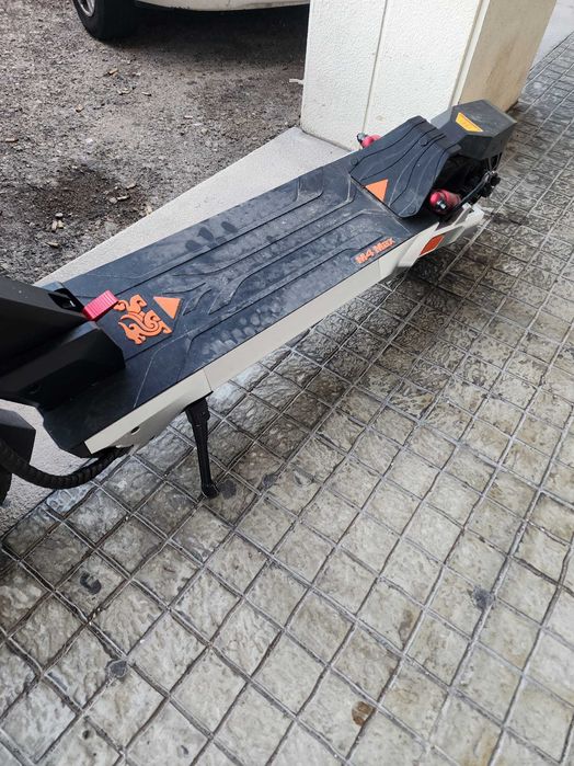Trotinete Elétrica KuKirin M4 Max – Autonomia até 64 km