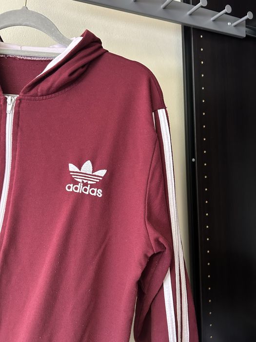 Casaco de fato de treino vermelho bordo Adidaa