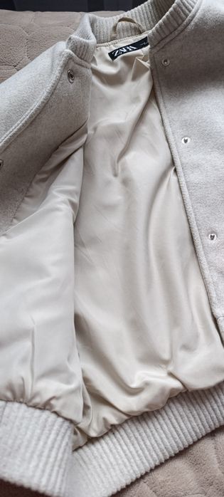 Жіночий бомбер  Zara