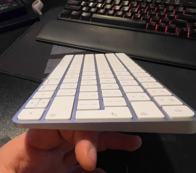 Apple Magic Keyboard A2450, oryg. pudełko, 100% sprawna
