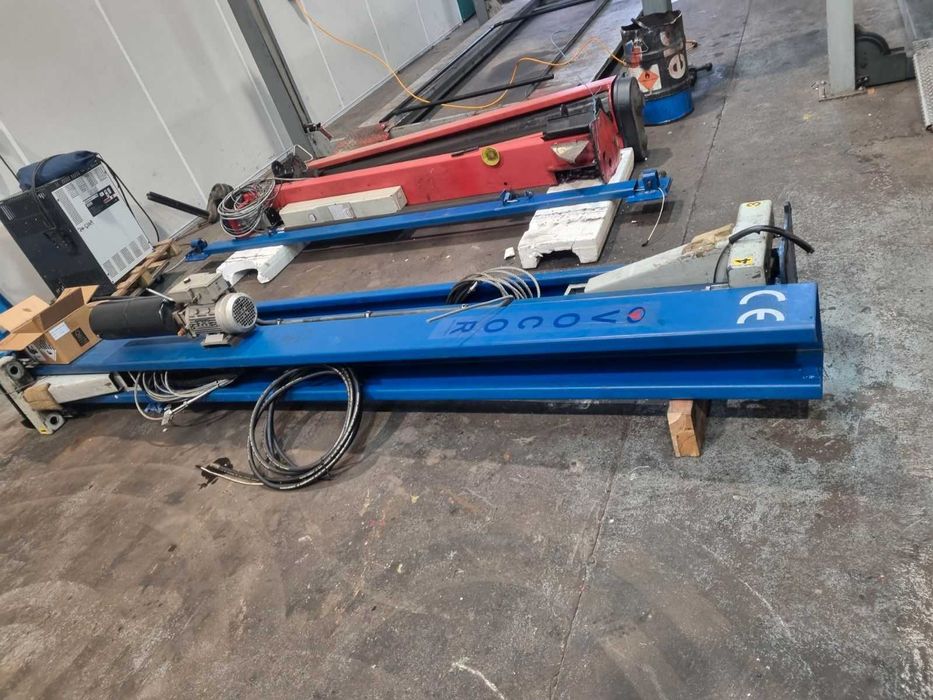 Podnośnik samochodowy 2 kolumnowy hydrauliczny