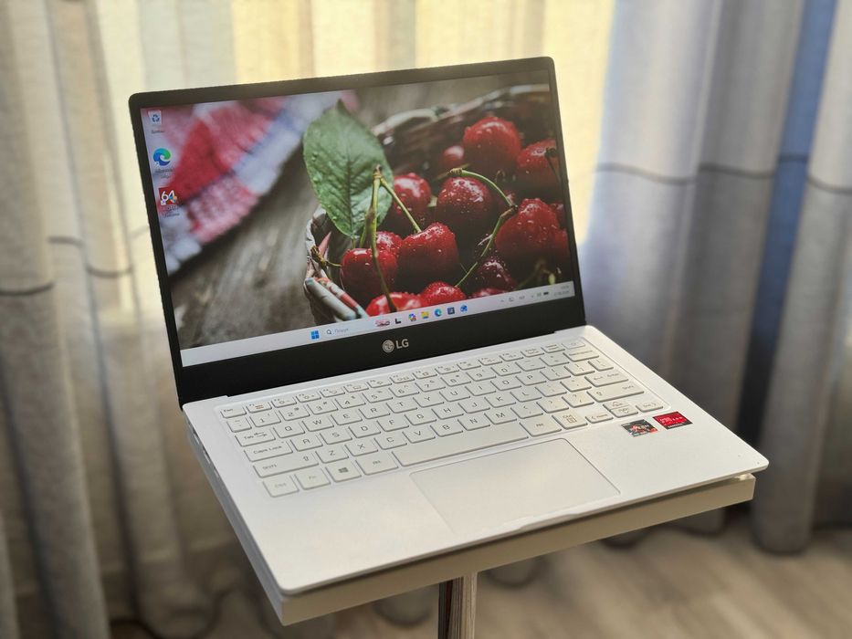 Ноутбук LG Ultra PC 13U70P | Ryzen 7 4700U | Ram-16 SSD-256 | FHD IPS