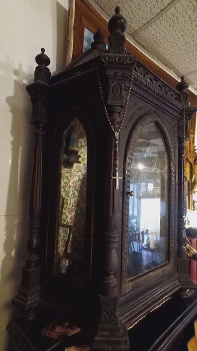 Oratório Séc XIX todo trabalhado em madeira