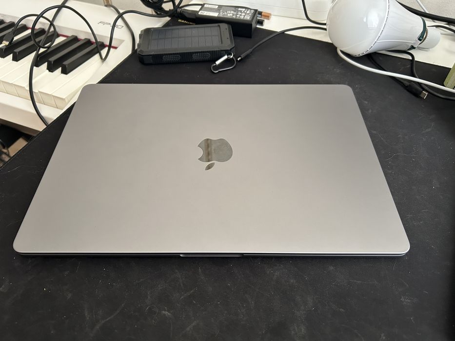 MacBook Air m2 16/512 15” ідеал