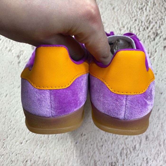 ih0277 Оригінал нові оригінал жіночі кеди adidas gazelle indoor purple