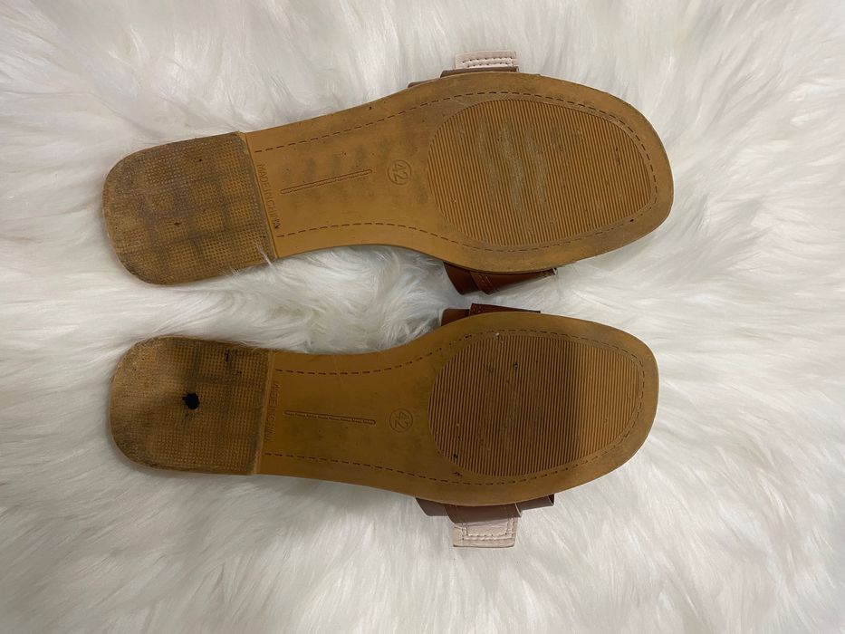 Brązowe klapki - 42