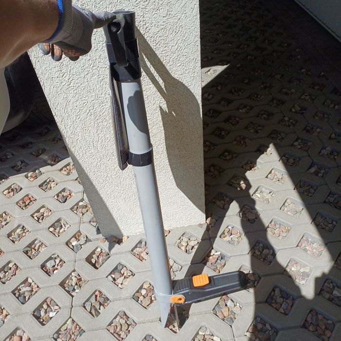 Sadzarka do cebul firmy fiskars