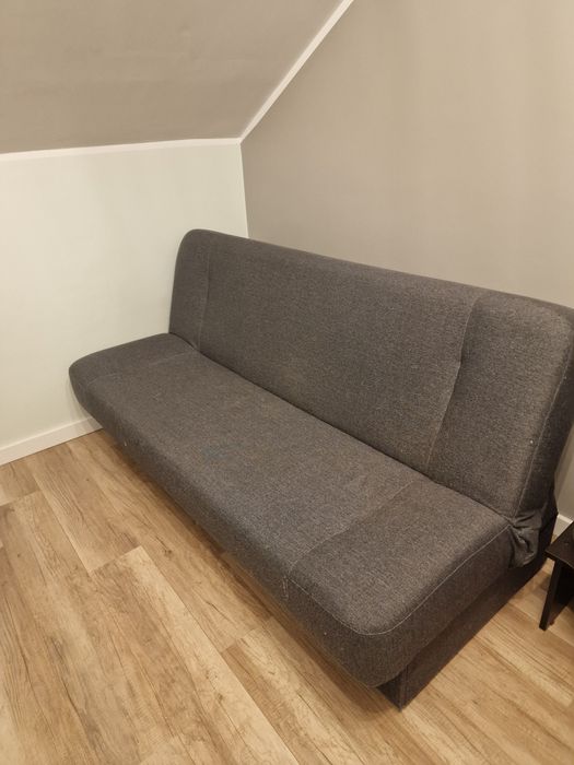 Rozkładana wersalka z pojemnikiem