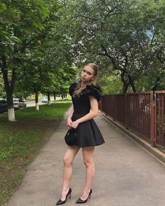 Елегантна випускна сукня