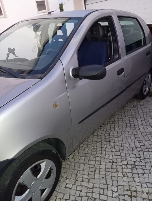 Fiat Punto 5p bola reboque nacional
