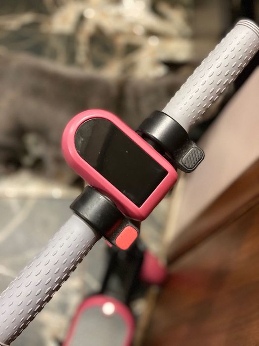 Дитячий електросамокат