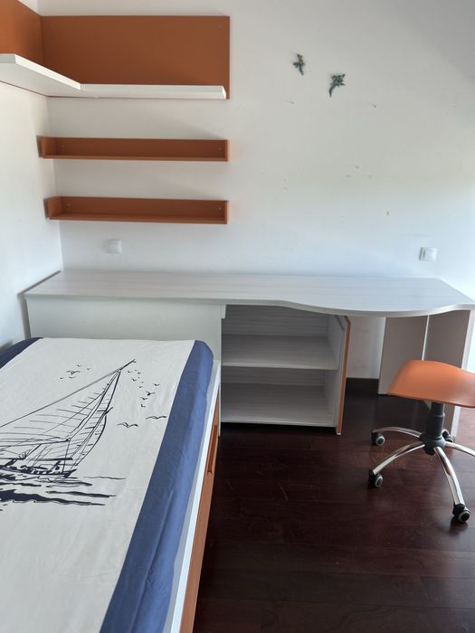 Quarto de Criança/adolescente Completo com Cama e Secretária