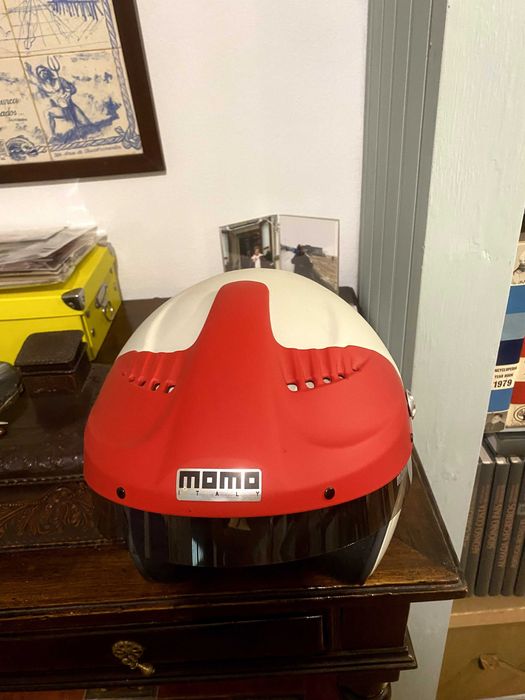 Capacete MOMO.Modelo raro e comprado em Inglaterra.