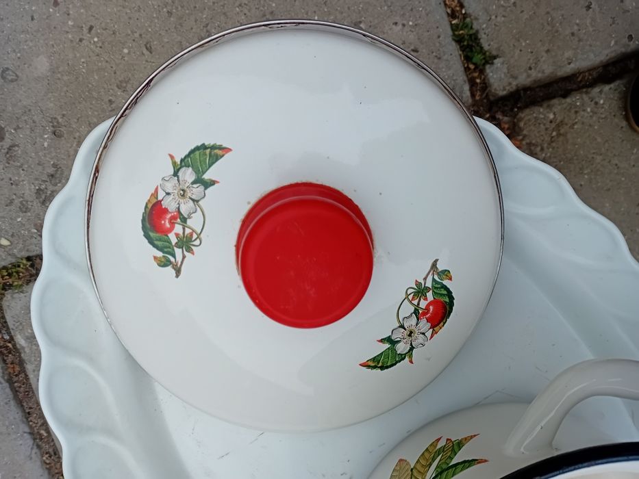 Продам две кастрюли. 1.5 и 1.0 б/у советские