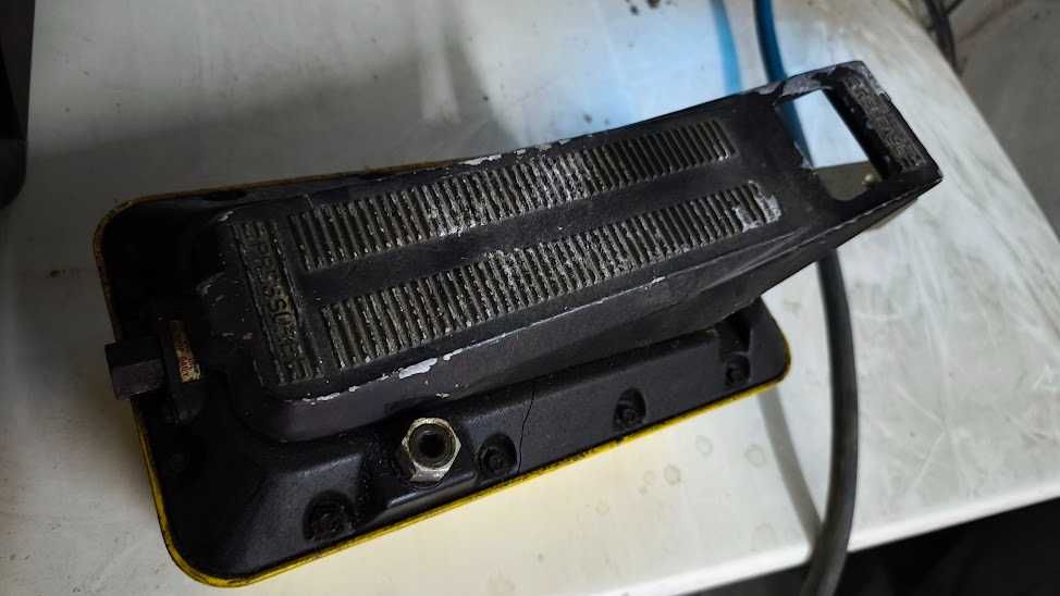 Bomba de pé hidráulica Enerpac PATG1102N